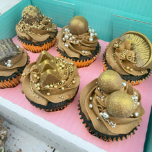 Load image into Gallery viewer, Christmas Chocolate Box Cupcakes