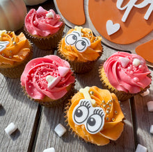 Load image into Gallery viewer, Creepers &amp; Peepers Cupcakes
