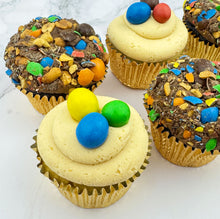 Load image into Gallery viewer, Peanut M&amp;M&#39;s Cupcakes (Flavour of the Month)