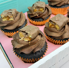 Load image into Gallery viewer, Snickers Cupcakes