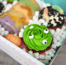 Load image into Gallery viewer, Halloween Trick or Treat Box