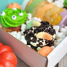 Load image into Gallery viewer, Trick or Treat Box