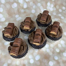 Load image into Gallery viewer, Kinder Bueno Cupcakes